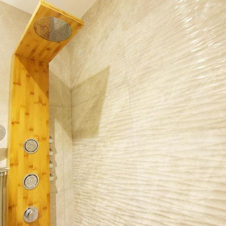 סן סבסטיאן Paradise Luxurious Flat, Free Parking, 3 Double Rooms, Terrace, Jacuzzi, Fully Renovated מראה חיצוני תמונה