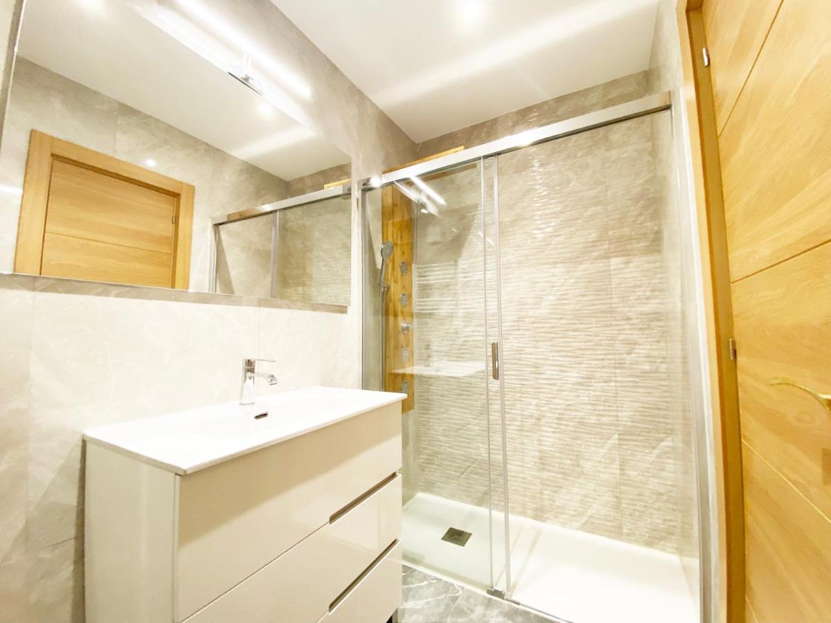 סן סבסטיאן Paradise Luxurious Flat, Free Parking, 3 Double Rooms, Terrace, Jacuzzi, Fully Renovated מראה חיצוני תמונה