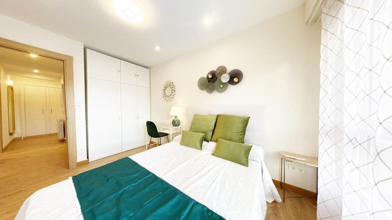 סן סבסטיאן Paradise Luxurious Flat, Free Parking, 3 Double Rooms, Terrace, Jacuzzi, Fully Renovated מראה חיצוני תמונה
