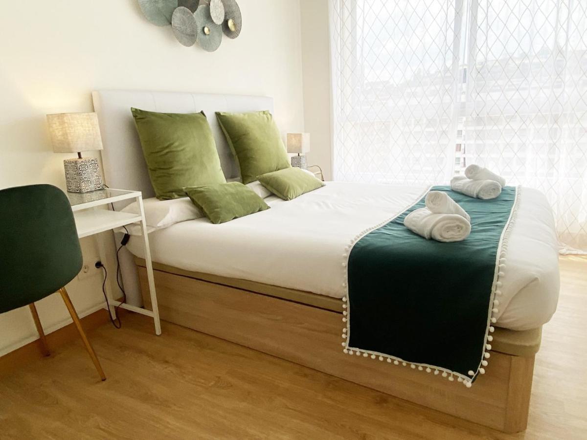 סן סבסטיאן Paradise Luxurious Flat, Free Parking, 3 Double Rooms, Terrace, Jacuzzi, Fully Renovated מראה חיצוני תמונה