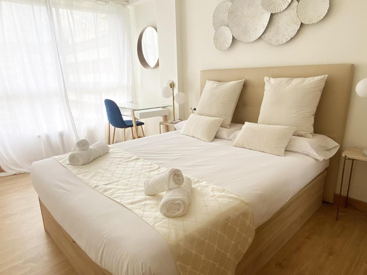 סן סבסטיאן Paradise Luxurious Flat, Free Parking, 3 Double Rooms, Terrace, Jacuzzi, Fully Renovated מראה חיצוני תמונה